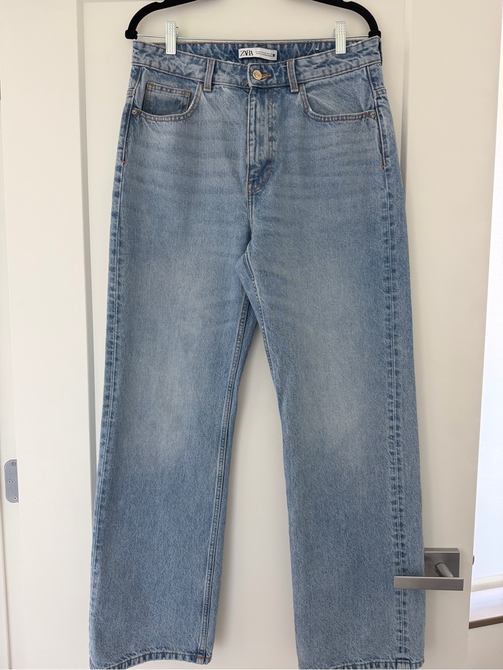 Zara Women High Wasted- Full Length straight jeans